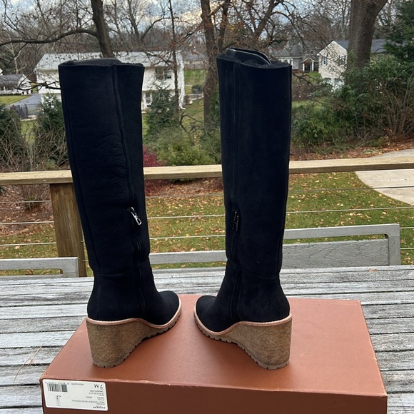 Boots on wedge platform - Picture 2 of 12